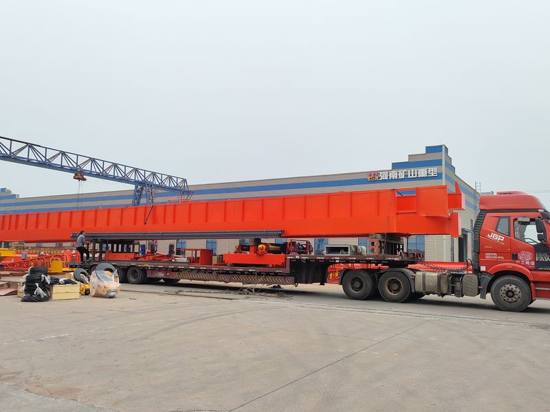 通用橋式起重機(jī) QDXX32/5t—27.7m 制作完成，發(fā)往陜西省銅川市交付客戶使用。